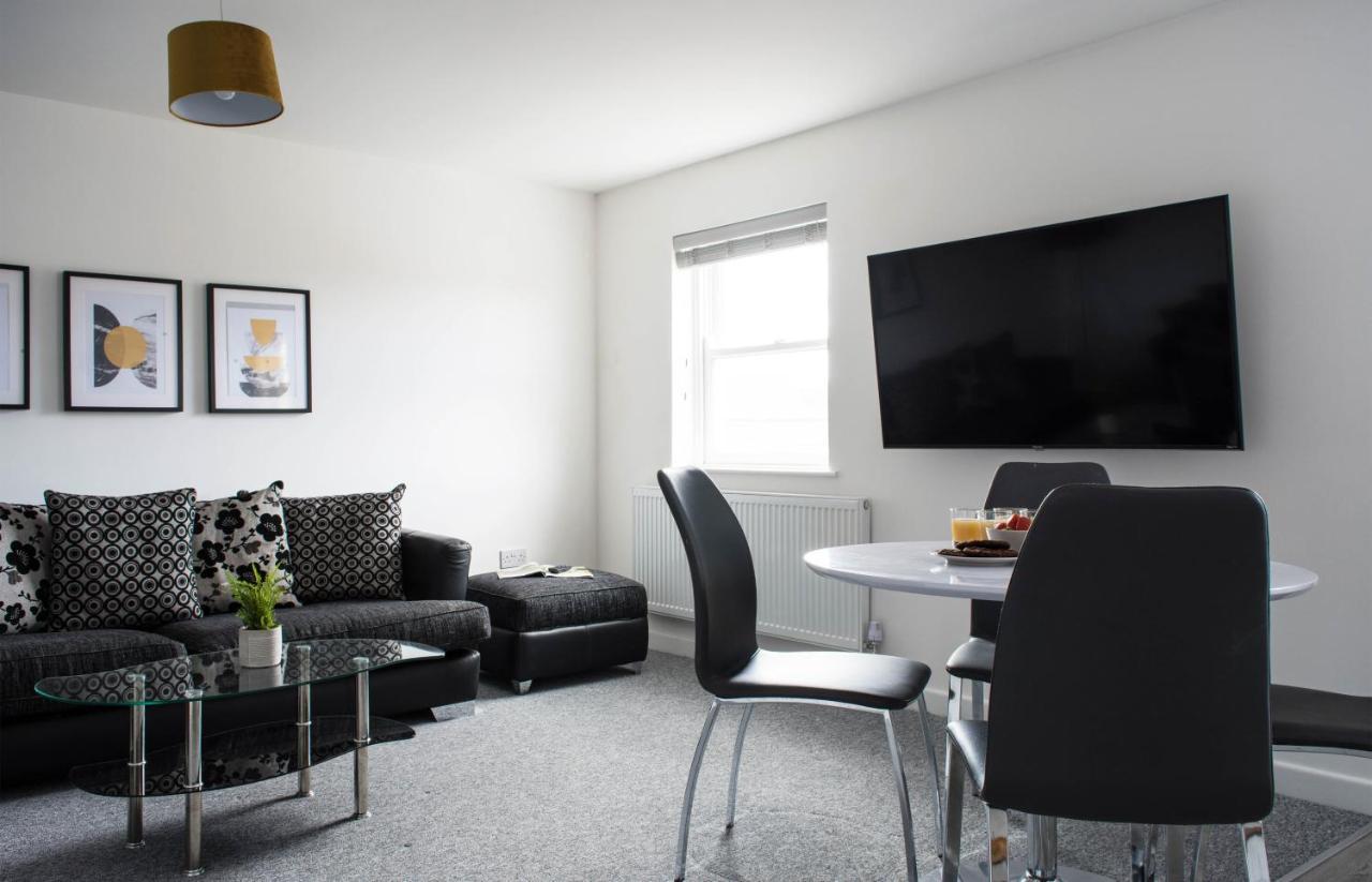 2 Bedroom Apartment Leamington Spa Hosted By Golden Key Lillington  Exterior photo